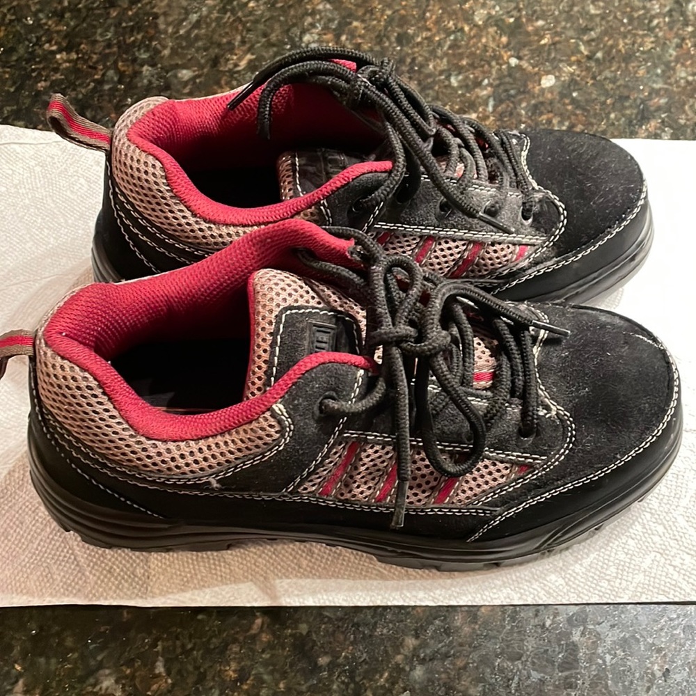 Steel toed workers shoe.